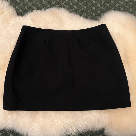 Aritzia Wilfred Black Zipper Pockets Mini Skirt - Picture 4 of 6